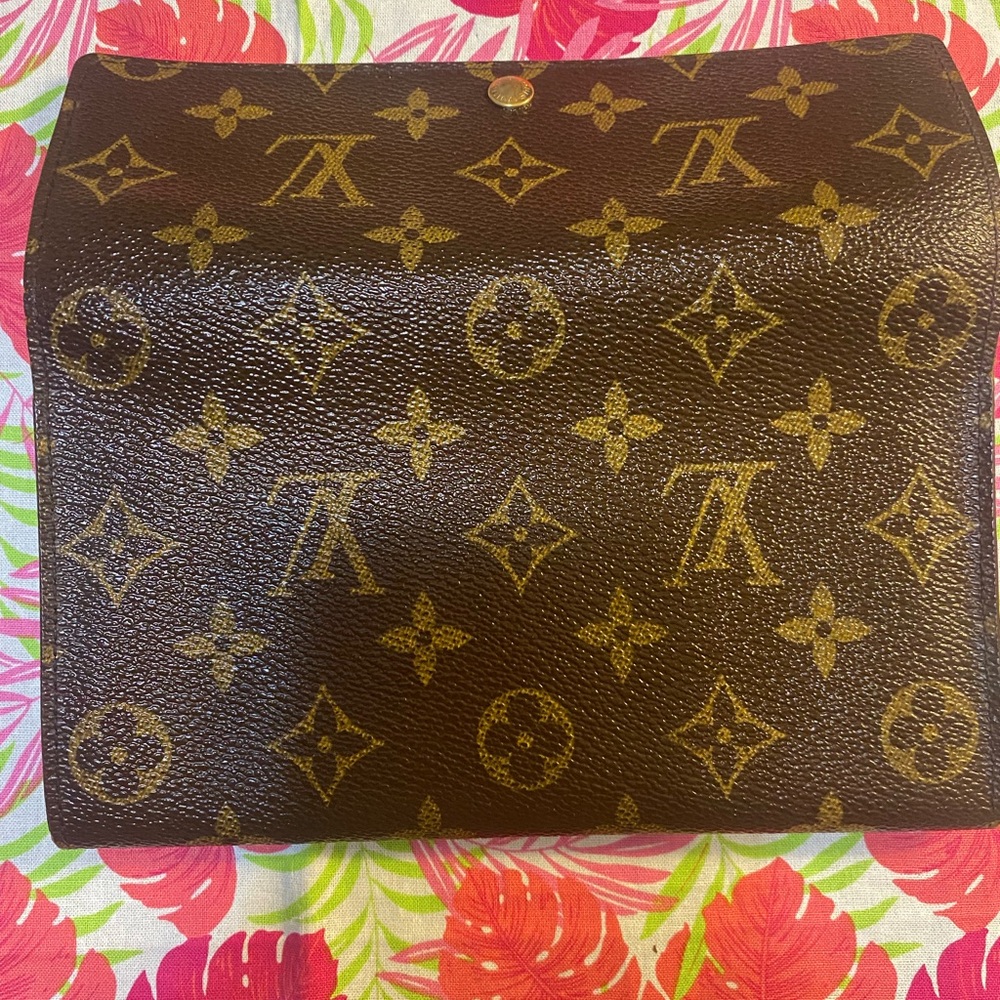 ***SOLD***Louis Vuitton Monogram Sarah Wallet Authentic - Picture 6 of 9